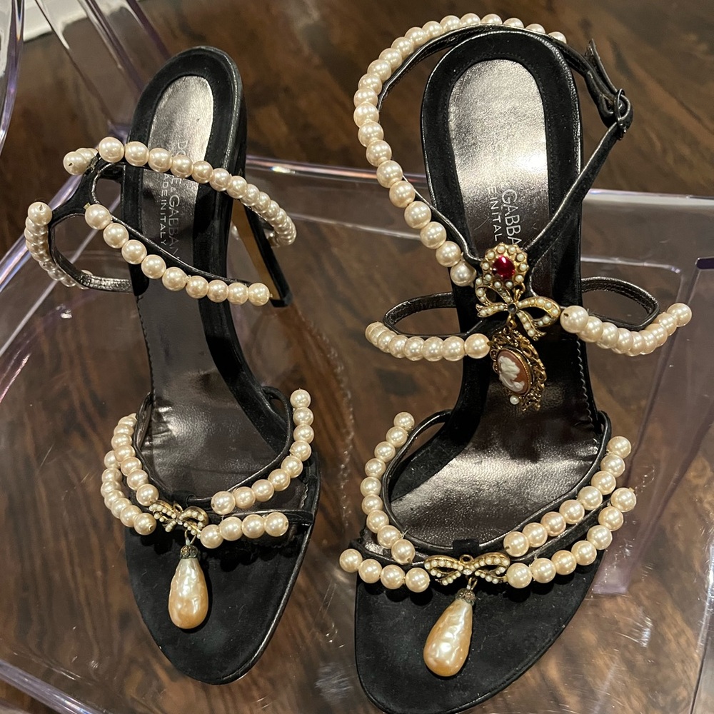 Dolce and Gabbana Classic Vintage Pearl Cameo Stiletto As is, size 38
